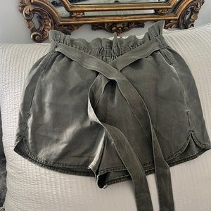 Belted high waisted shorts